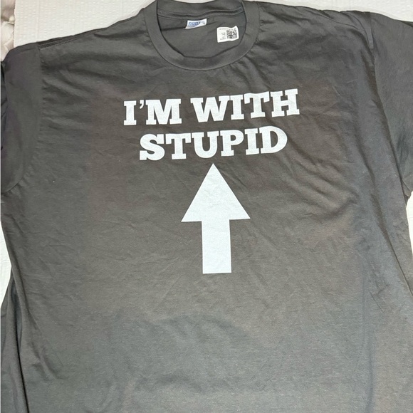 3 XL I’m with stupid tshirt - Picture 1 of 3